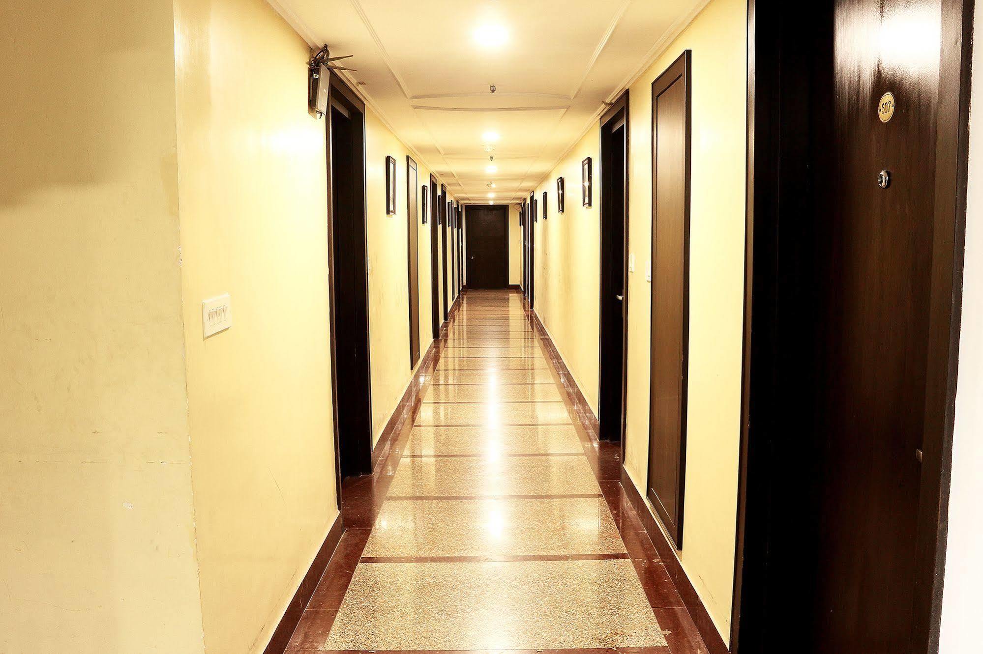 Indismart Hotel Καλκούτα Εξωτερικό φωτογραφία